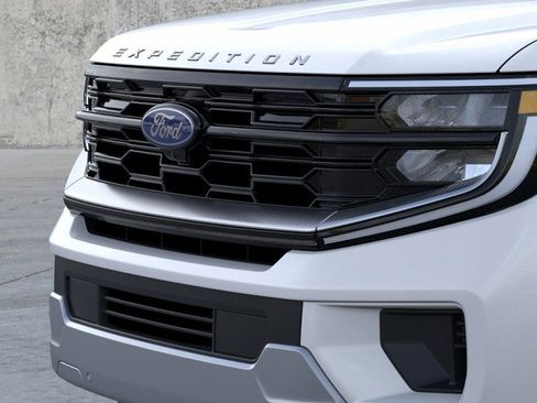 New 2025 Ford Expedition Max Platinum w/ Platinum Ultimate Package image 17