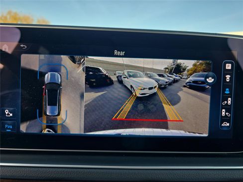 Used 2024 Mercedes-Benz GLS 580 4MATIC image 20