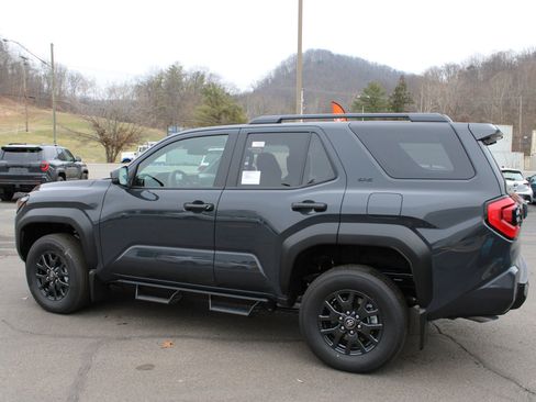 New 2026 Toyota 4Runner SR5 image 12