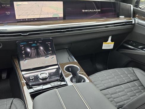 New 2026 Cadillac Escalade Platinum Sport w/ LPO, Floor Liner Package AWD/4WD image 33