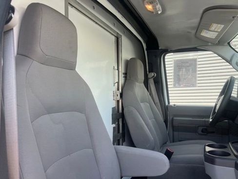 Used 2023 Ford E-450 and Econoline 450 Super Duty w/ Power Windows & Locks Group image 23