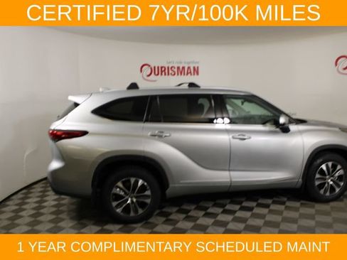 Used 2022 Toyota Highlander XLE AWD/4WD image 8