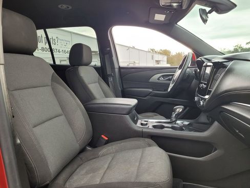 Used 2023 Chevrolet Traverse LT image 31