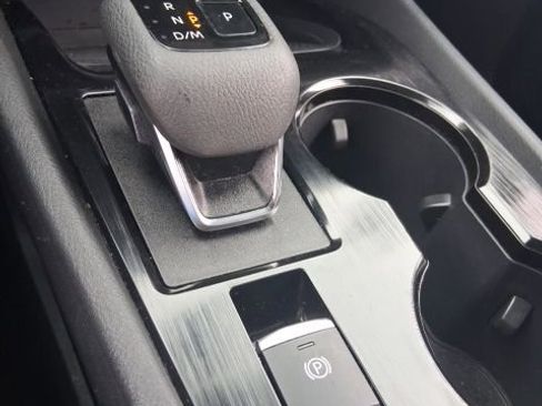 Used 2025 Nissan Rogue SV AWD/4WD image 27