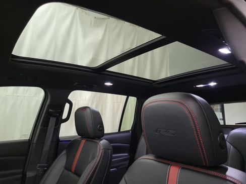 Certified 2024 Chevrolet Traverse RS image 9