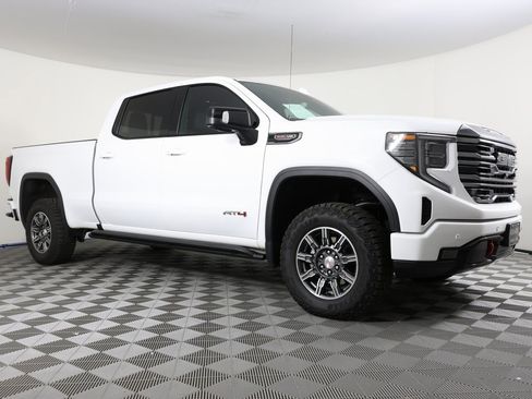 Used 2024 GMC Sierra 1500 AT4 w/ Technology Package image 3