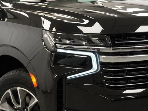 Used 2022 Chevrolet Tahoe LT w/ Luxury Package AWD/4WD image 33