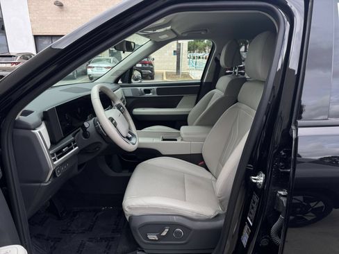Used 2025 Hyundai Santa Fe SEL FWD image 27