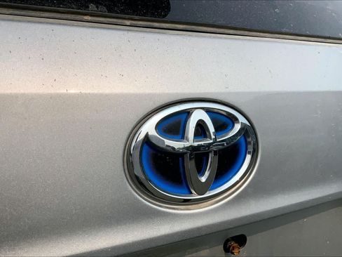 Used 2023 Toyota Highlander XLE AWD/4WD image 10