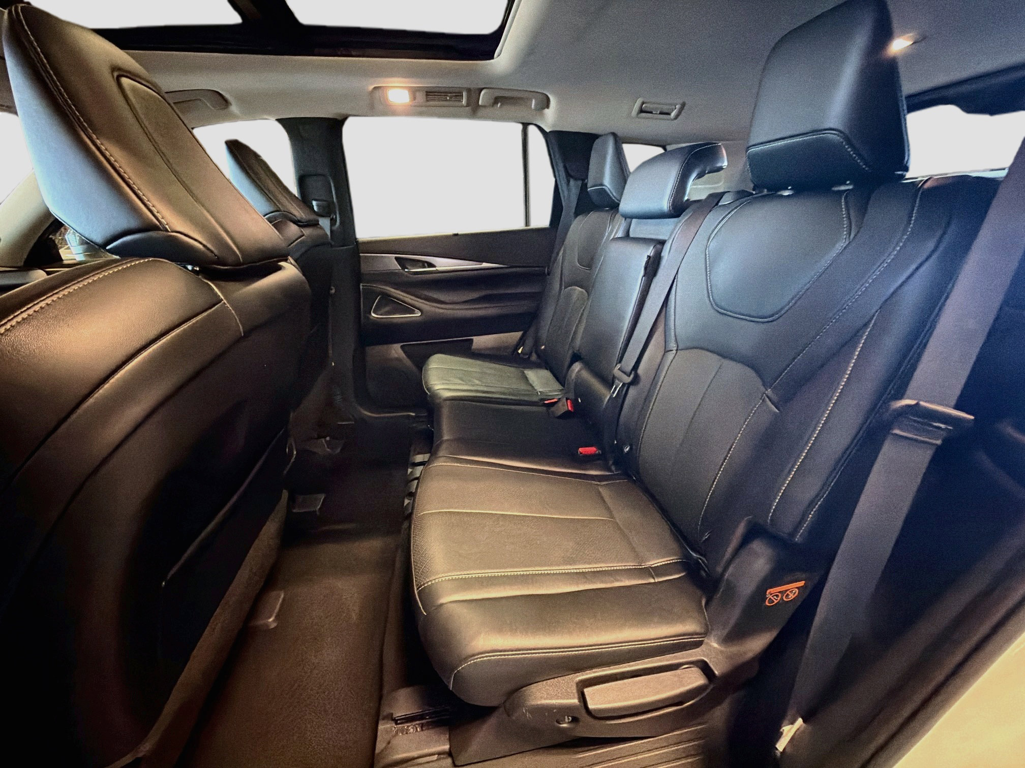 Used 2023 INFINITI QX60 Luxe w/ Vision Package AWD/4WD image 30