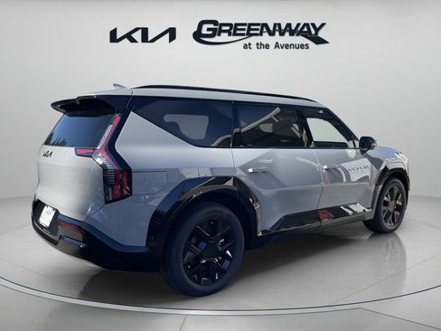 New 2026 Kia EV9 Land w/ Nightfall Edition Package image 4