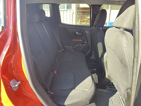 Used 2020 Jeep Renegade Sport w/ Sport Appearance Group image 18