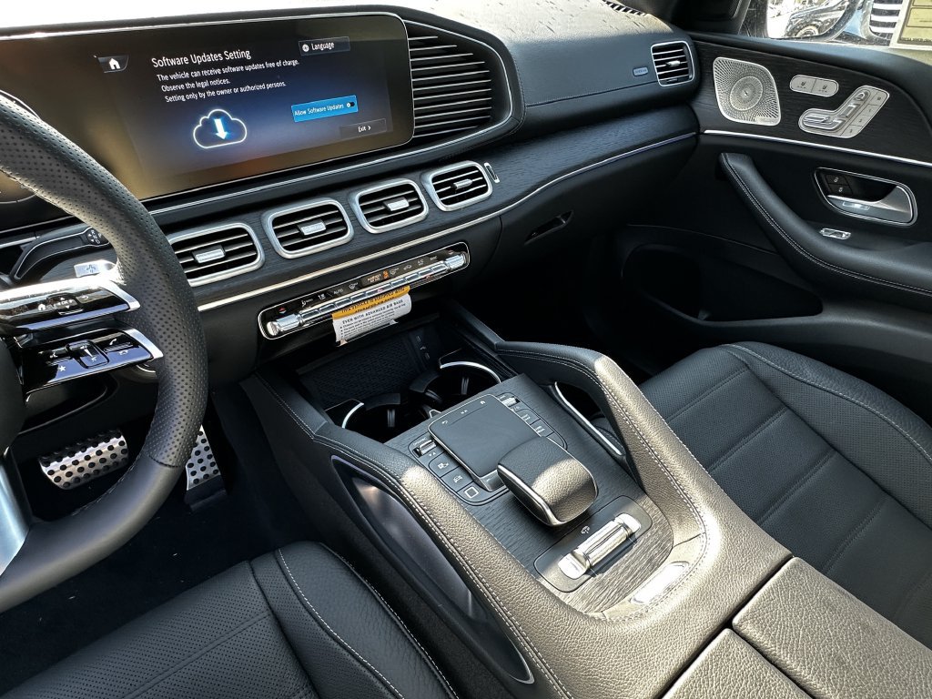 New 2026 Mercedes-Benz GLS 450 4MATIC image 32