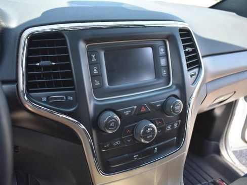 Used 2015 Jeep Grand Cherokee Laredo w/ Quick Order Package 23E AWD/4WD image 33