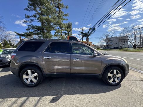 Used 2010 GMC Acadia SLT w/ Technology Package image 9