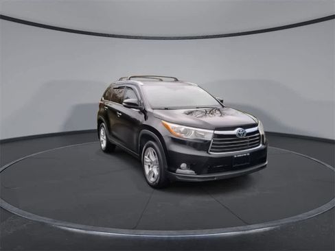 Used 2016 Toyota Highlander Limited Platinum image 2