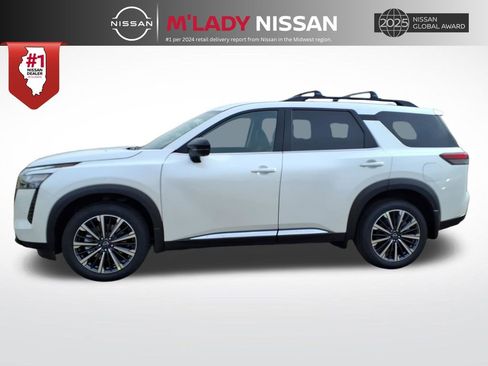 New 2026 Nissan Pathfinder Platinum image 4