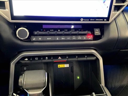 Used 2022 Toyota Tundra Platinum image 27