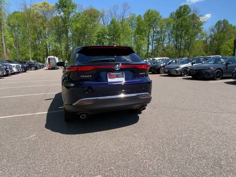 Used 2023 Toyota Venza Limited AWD/4WD image 11