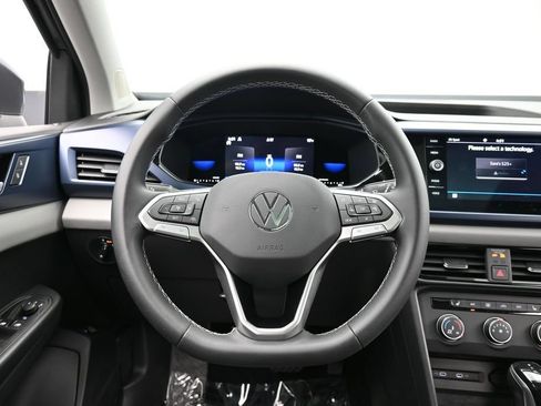 Used 2022 Volkswagen Taos SE w/ Panoramic Sunroof Package AWD/4WD image 29