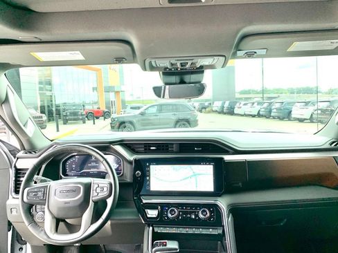 Used 2024 GMC Sierra 1500 Denali w/ Denali Reserve Package AWD/4WD image 17