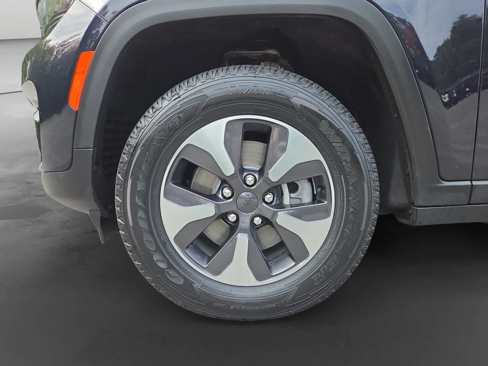 Used 2023 Jeep Grand Cherokee 4WD 4xe image 9
