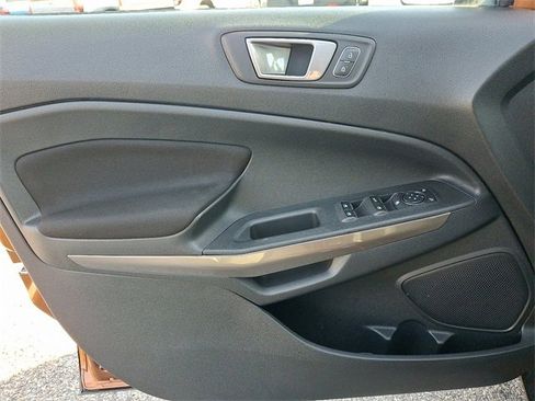Used 2020 Ford EcoSport SE w/ SE Convenience Package image 12