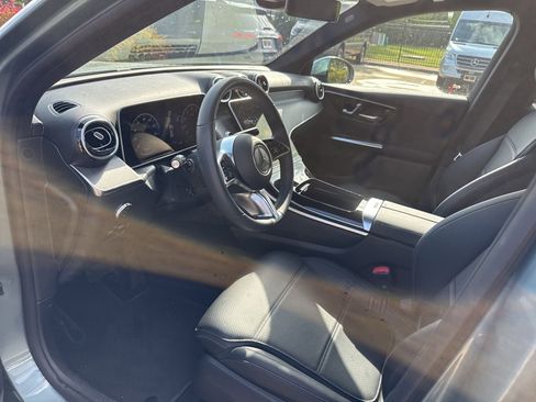 Used 2026 Mercedes-Benz GLC 300 image 9