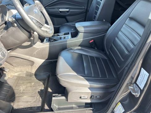 Certified 2019 Ford Escape SEL image 18