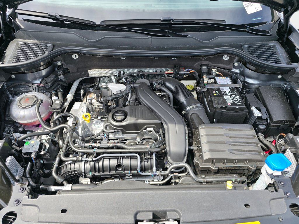 New 2026 Volkswagen Taos SE AWD/4WD image 12
