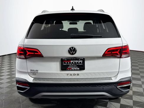 Used 2022 Volkswagen Taos SE FWD image 6