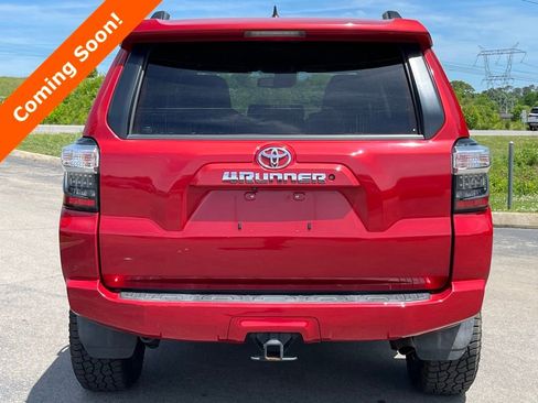 Used 2020 Toyota 4Runner SR5 AWD/4WD image 3