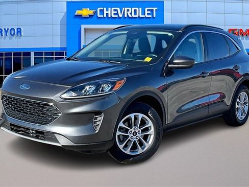 Used 2020 Ford Escape SE image 3