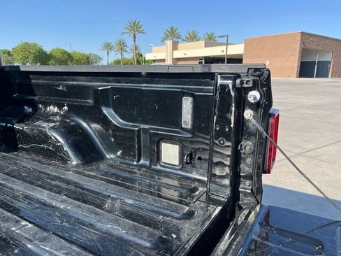Used 2022 Jeep Gladiator Overland AWD/4WD image 10
