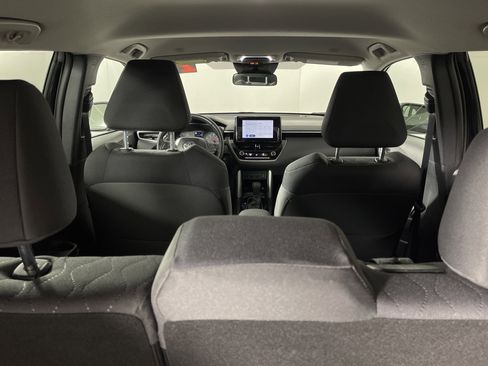 Used 2025 Toyota Corolla Cross LE image 14