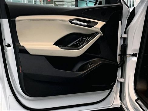 Used 2025 Audi Q6 e-tron Premium w/ Convenience Package image 21