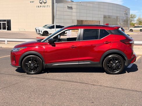 Certified 2024 Nissan Kicks SR FWD image 3