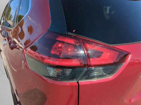 Used 2020 Nissan Rogue SL w/ Premium Package image 51