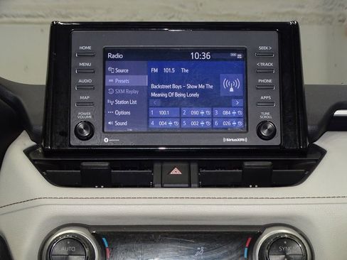 Used 2021 Toyota RAV4 XLE w/ Convenience Package FWD image 32