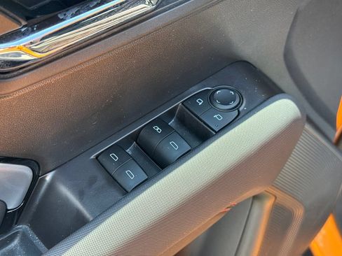 Used 2025 Chevrolet Colorado Z71 AWD/4WD image 38