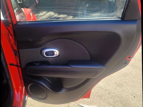 Used 2019 Kia Soul image 26