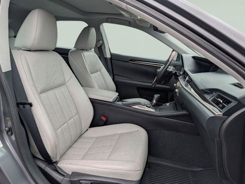 Used 2016 Lexus ES 350 w/ Luxury Package w/Wood Trim FWD image 21