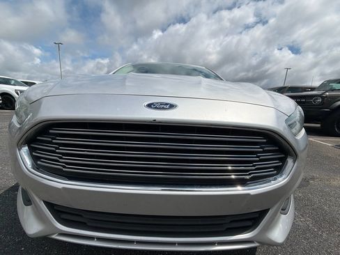 Used 2014 Ford Fusion SE FWD image 19