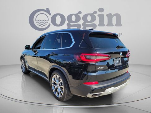 Used 2021 BMW X5 xDrive40i w/ Premium Package 2 AWD/4WD image 2