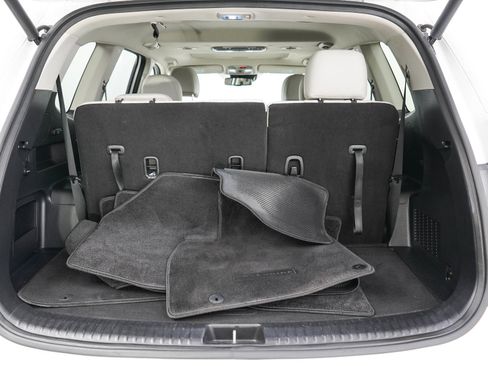 Used 2023 Kia Telluride EX w/ EX Captain's Chair Package AWD/4WD image 10