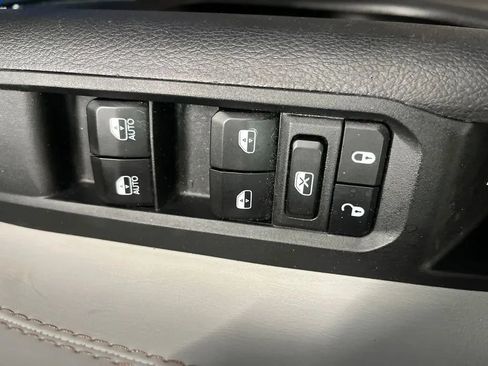 Used 2025 Jeep Compass Limited AWD/4WD image 21