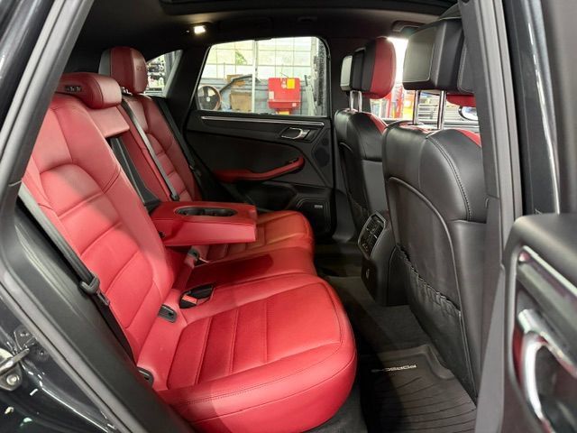 Used 2017 Porsche Macan GTS AWD/4WD image 10