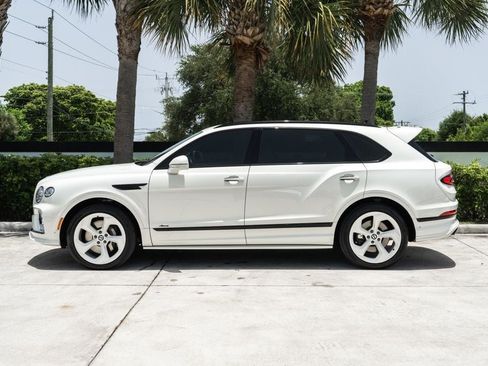 Used 2023 Bentley Bentayga Extended Wheelbase AWD/4WD image 3