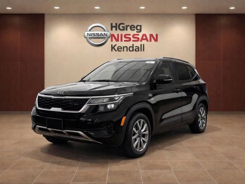 Used 2022 Kia Seltos LX AWD/4WD image 3