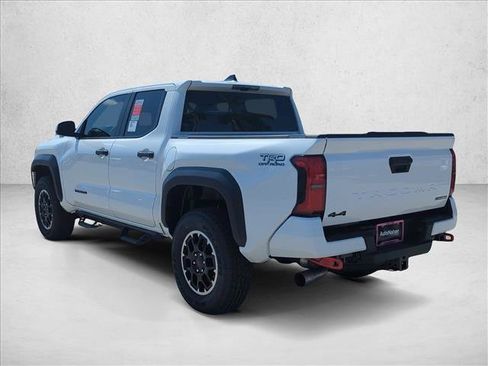 Certified 2025 Toyota Tacoma TRD Off-Road AWD/4WD image 7